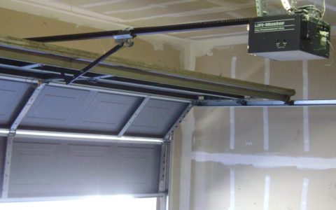 Garage_door_opener